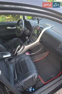 Хэтчбек Toyota Auris 2008 в 