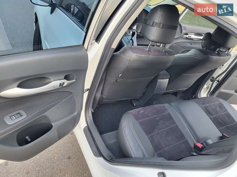 Хэтчбек Toyota Auris 2011 в Киеве