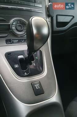 Хэтчбек Toyota Auris 2007 в 