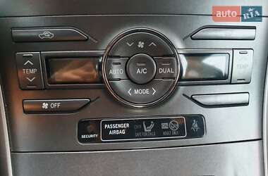 Хэтчбек Toyota Auris 2007 в 