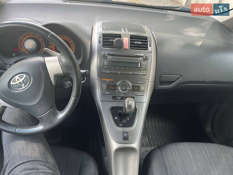 Хэтчбек Toyota Auris 2007 в Киеве