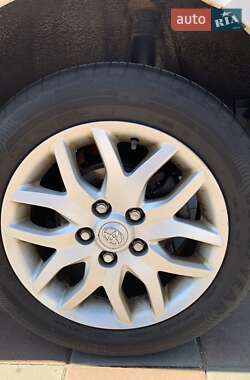 Хэтчбек Toyota Auris 2009 в 