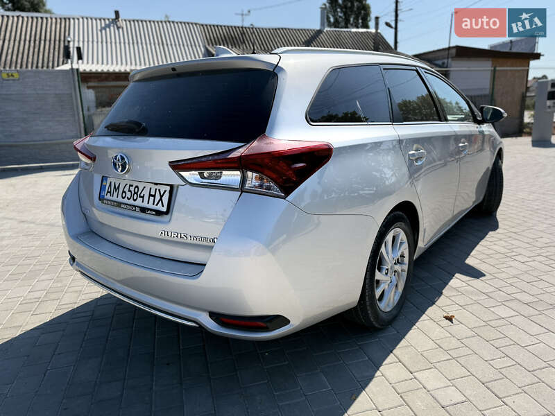 Универсал Toyota Auris 2015 в Житомире