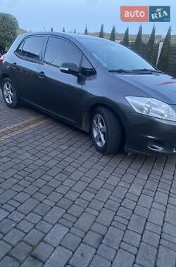 Хетчбек Toyota Auris 2011 в Іршаві