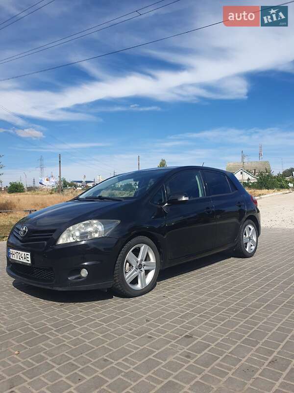 Toyota Auris 2011