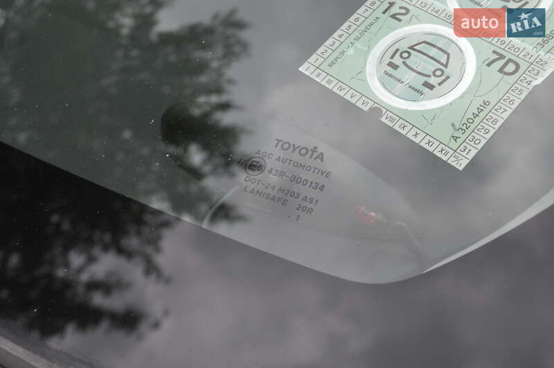 Хэтчбек Toyota Auris 2011 в Киеве
