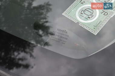 Хэтчбек Toyota Auris 2011 в 