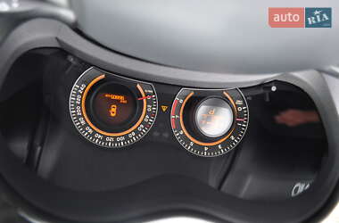 Хэтчбек Toyota Auris 2011 в 
