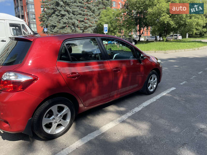 Хетчбек Toyota Auris 2011 в Львові