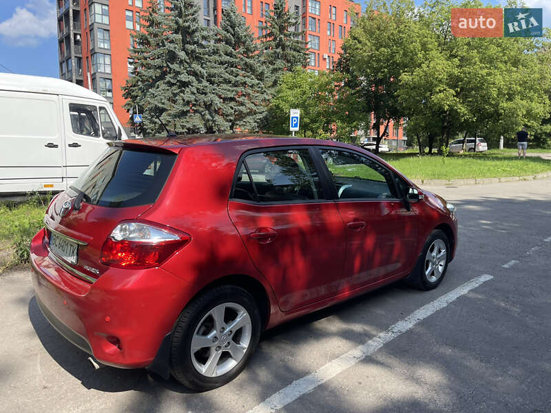 Хетчбек Toyota Auris 2011 в Львові