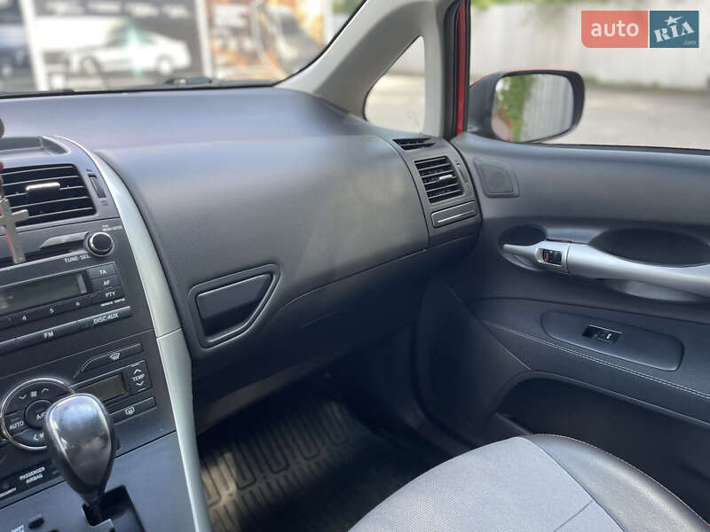 Хетчбек Toyota Auris 2011 в Львові