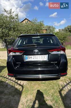 Универсал Toyota Auris 2015 в Ахтырке