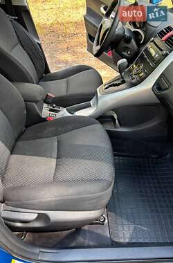 Хетчбек Toyota Auris 2010 в 