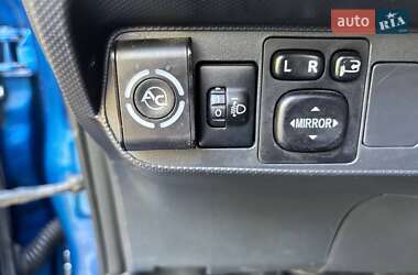 Хетчбек Toyota Auris 2010 в 