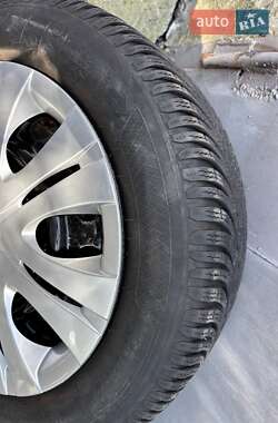 Хетчбек Toyota Auris 2010 в 