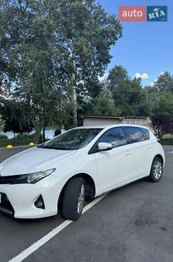 Хэтчбек Toyota Auris 2013 в Киеве