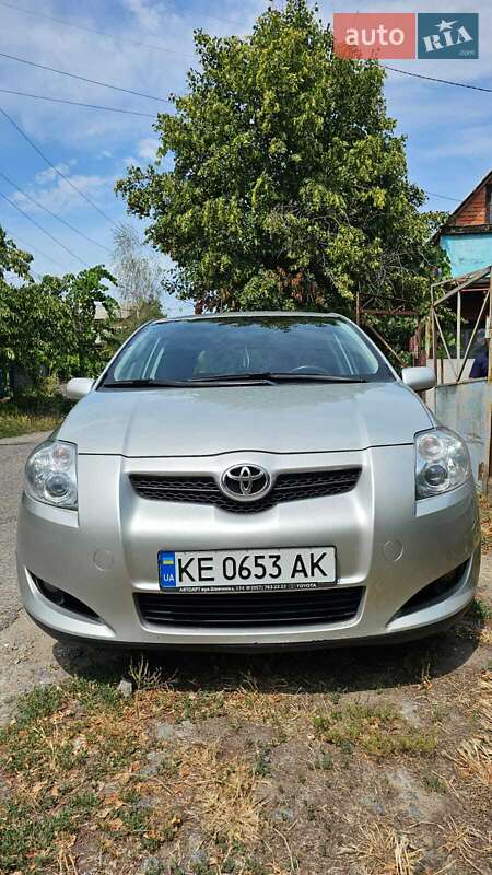 Хетчбек Toyota Auris 2008 в Дніпрі