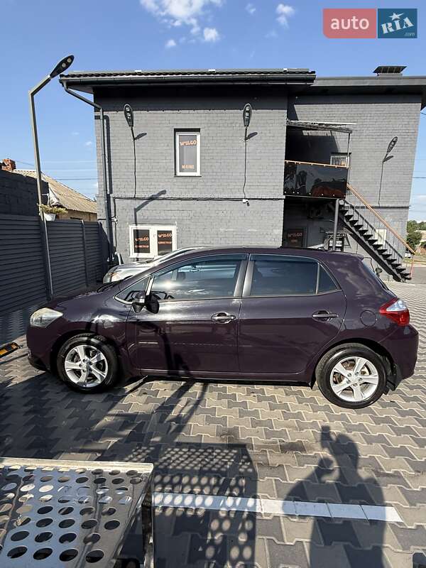 Хэтчбек Toyota Auris 2011 в Харькове