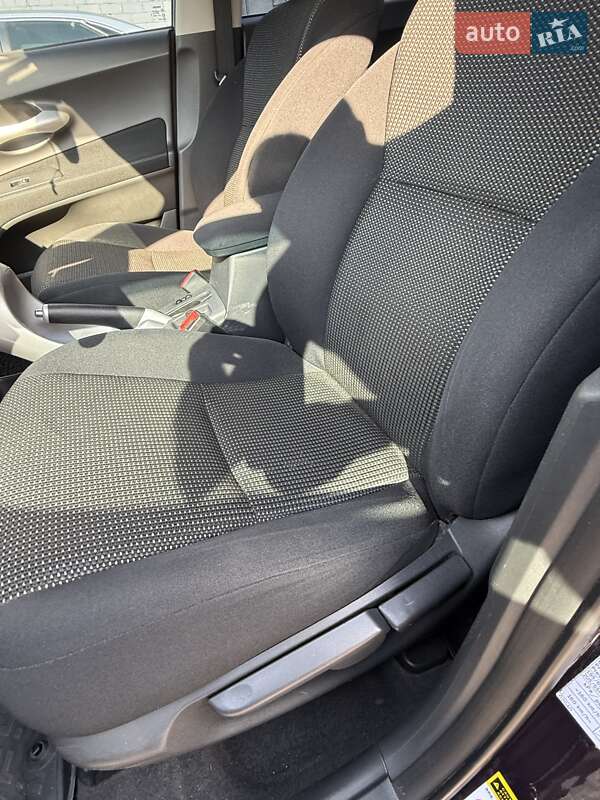 Хэтчбек Toyota Auris 2011 в Харькове