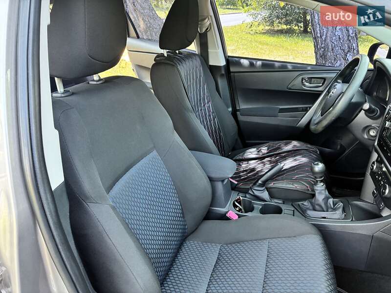 Хэтчбек Toyota Auris 2013 в Черкассах фото 5 Хэтчбек Toyota Auris 2013 в Черкассах