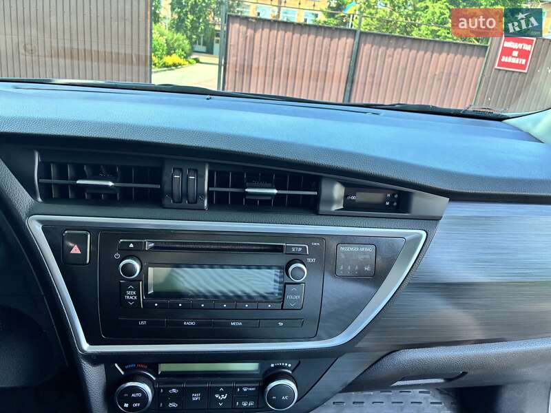 Хэтчбек Toyota Auris 2013 в Черкассах фото 10 Хэтчбек Toyota Auris 2013 в Черкассах