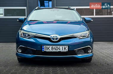 Універсал Toyota Auris 2015 в Рівному