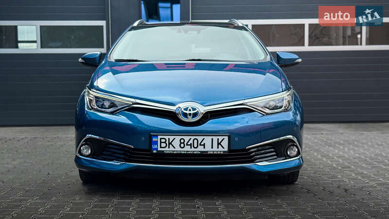 Toyota Auris 2015