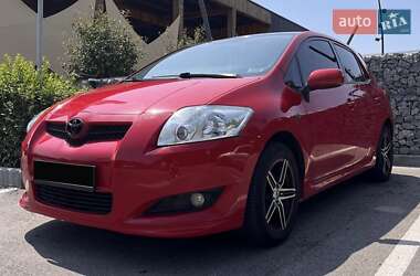 Хетчбек Toyota Auris 2008 в Дніпрі