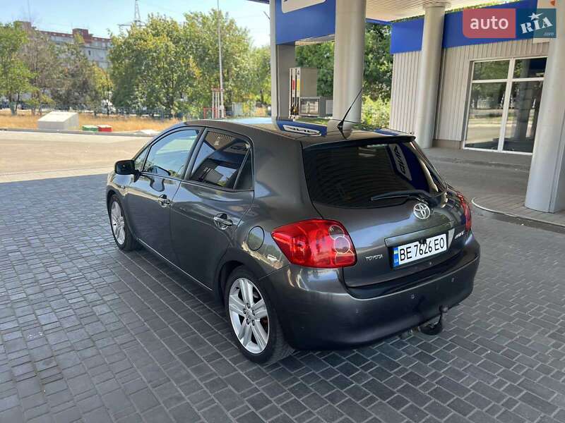 Хэтчбек Toyota Auris 2007 в Николаеве