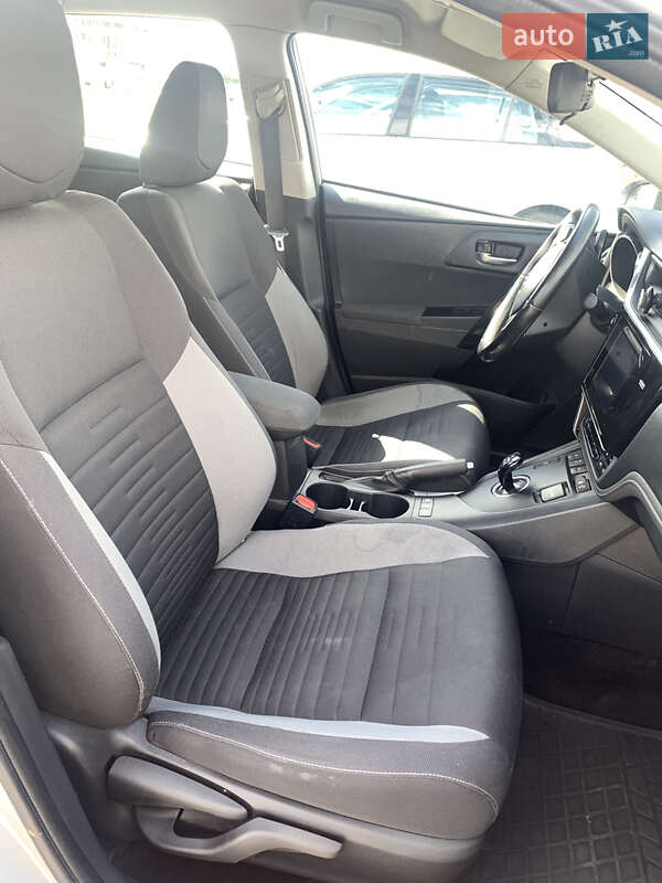 Універсал Toyota Auris 2016 в Львові