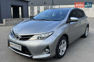 Хэтчбек Toyota Auris 2012 в Киеве