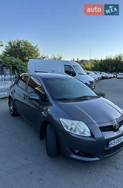 Хэтчбек Toyota Auris 2008 в Виннице