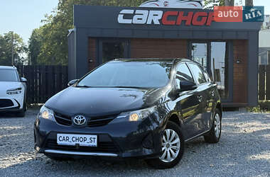 Хэтчбек Toyota Auris 2013 в Стрые