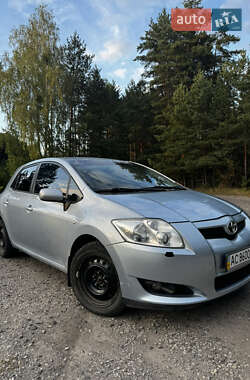 Хэтчбек Toyota Auris 2007 в 