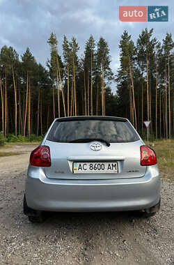 Хэтчбек Toyota Auris 2007 в 