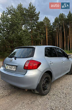 Хэтчбек Toyota Auris 2007 в 