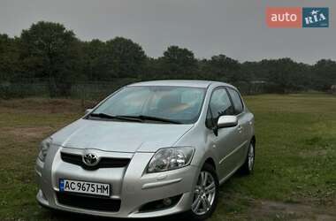 Хэтчбек Toyota Auris 2007 в Луцке