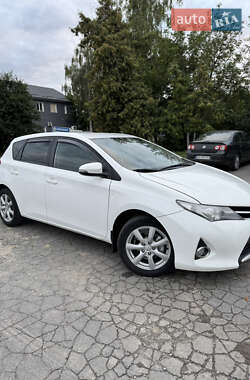 Хэтчбек Toyota Auris 2013 в Хмельницком