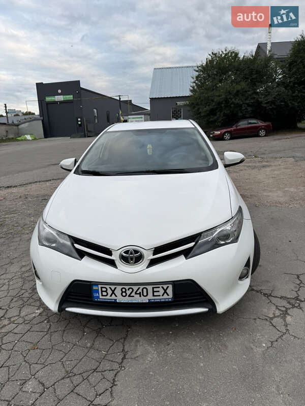 Хэтчбек Toyota Auris 2013 в Хмельницком фото 48 Хэтчбек Toyota Auris 2013 в Хмельницком