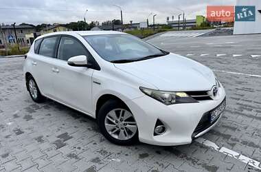 Хэтчбек Toyota Auris 2014 в Львове