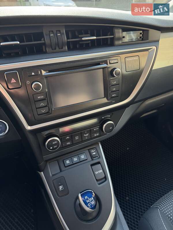 Хэтчбек Toyota Auris 2013 в Хмельницком