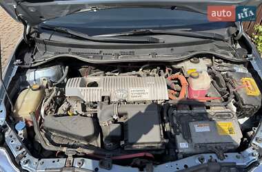 Хэтчбек Toyota Auris 2013 в 