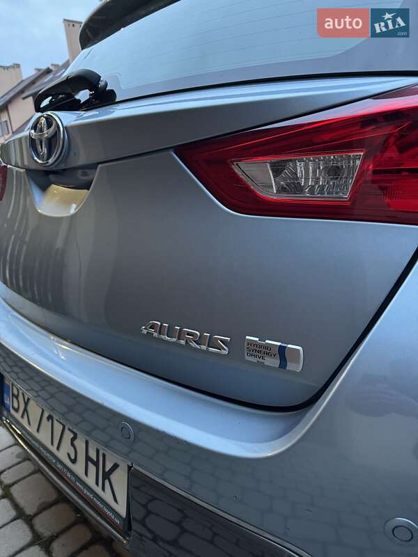 Хэтчбек Toyota Auris 2013 в Хмельницком