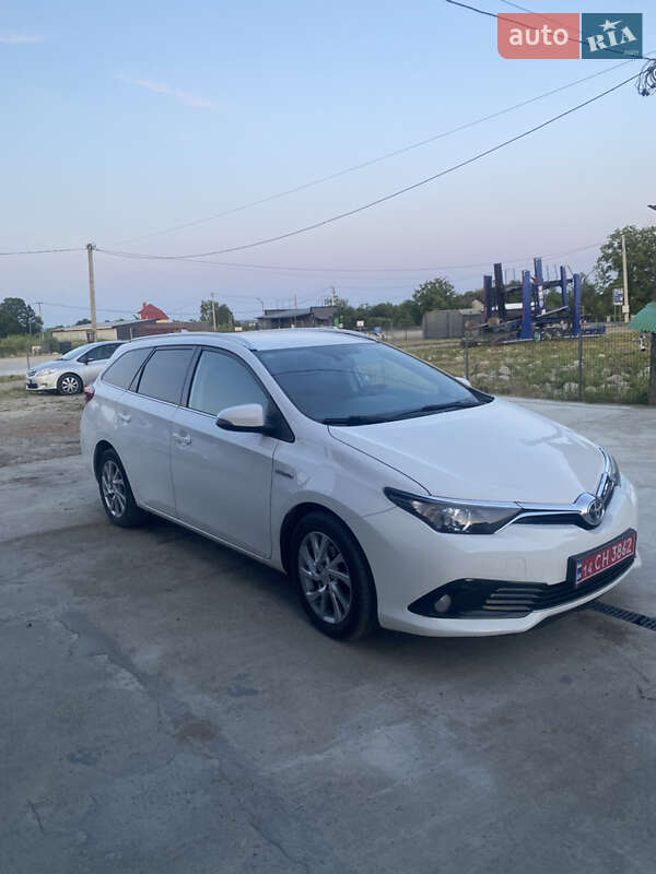 Универсал Toyota Auris 2016 в Калуше