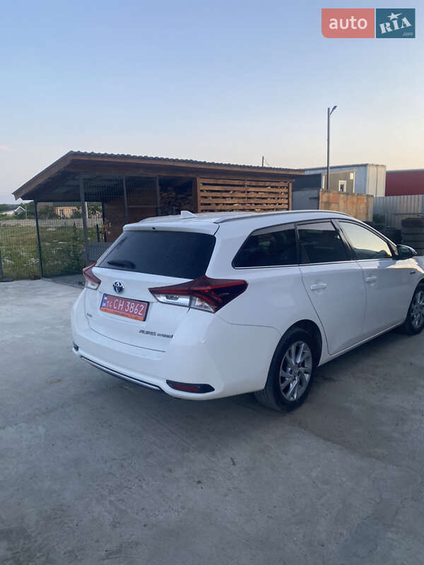 Универсал Toyota Auris 2016 в Калуше