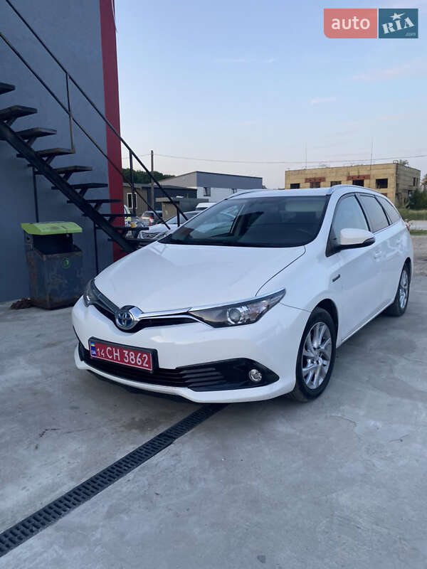 Универсал Toyota Auris 2016 в Калуше