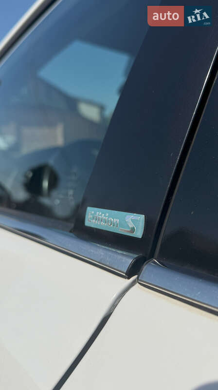 Хетчбек Toyota Auris 2016 в Чернівцях