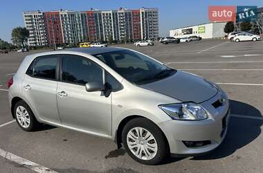 Хэтчбек Toyota Auris 2008 в 