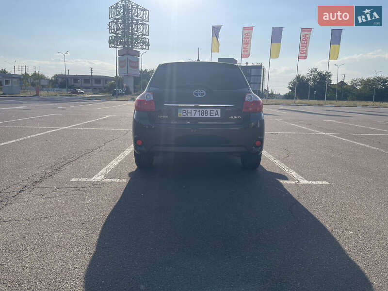 Хэтчбек Toyota Auris 2011 в Одессе