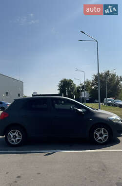 Хэтчбек Toyota Auris 2008 в 